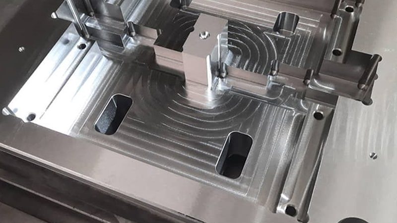 汽车压铸模具材质选择的关键因素**