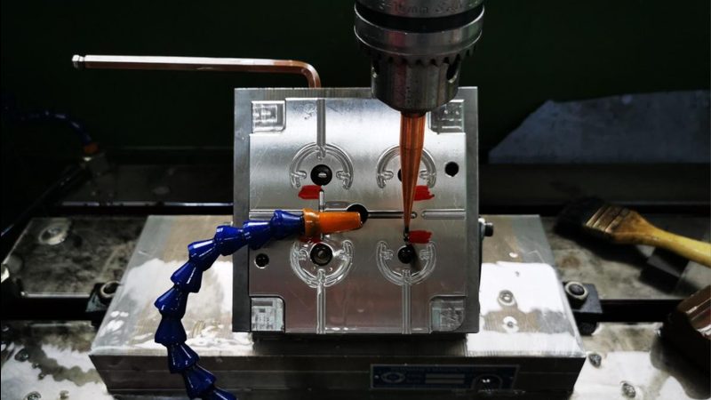 注塑模具加工精度提升的关键步骤分析